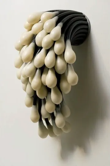 Anima 2011; 57cm x 27cm x 30cm; air compressor hose, wax, steel bracket (private collection) Anima 2011; 57cm x 27cm x 30cm; air compressor hose, wax, steel bracket (private collection)